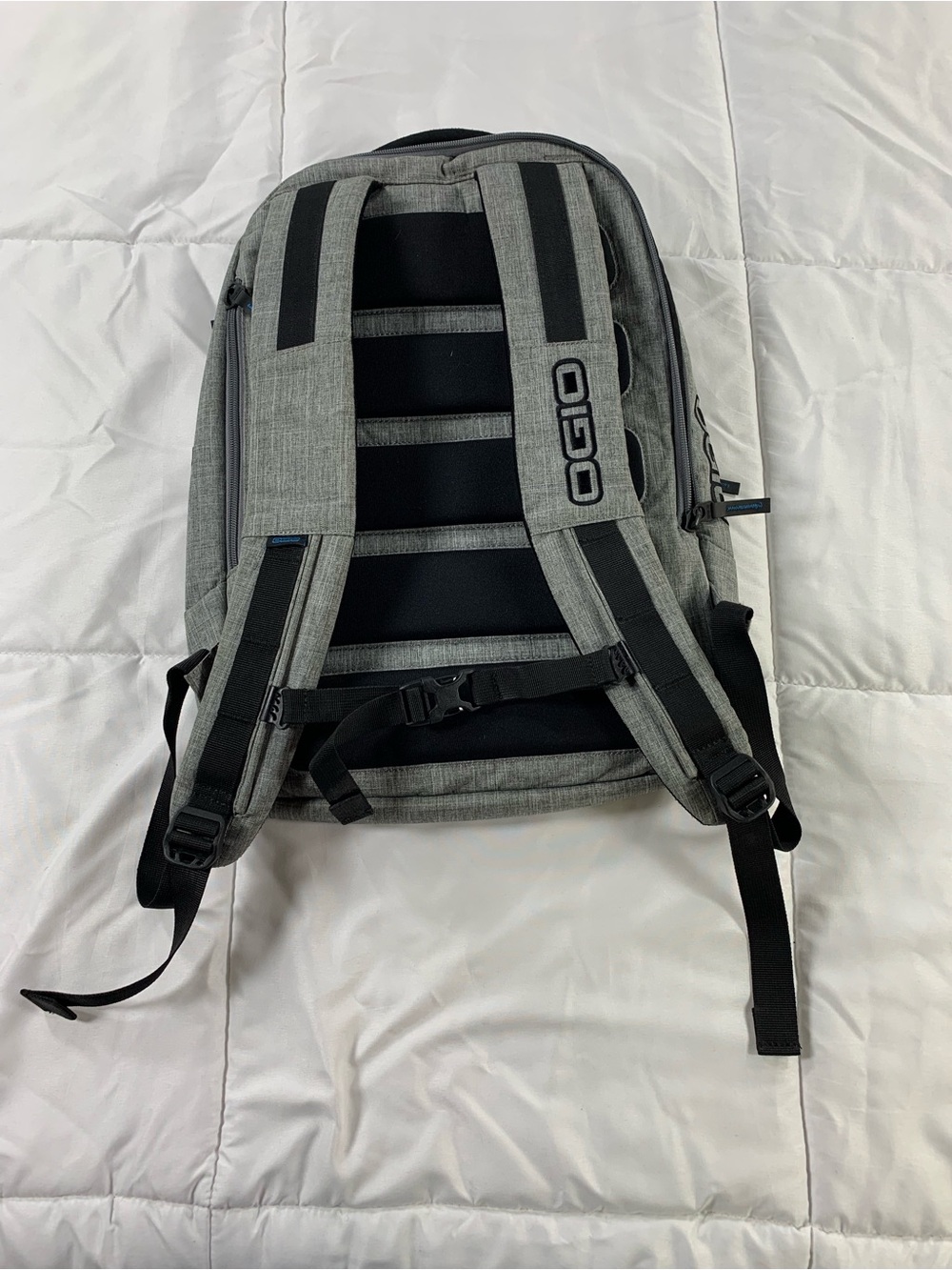 Pre loved OGIO backpack - Picture 2 of 3